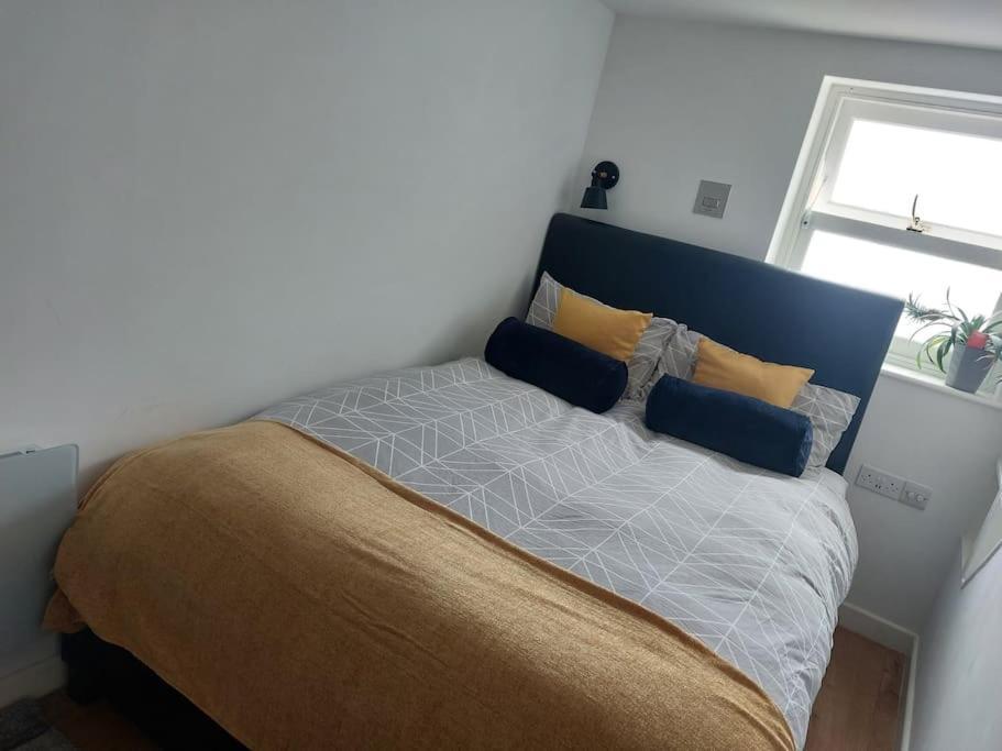 1 Bedroom Modern Duplex Саутгемптон Экстерьер фото